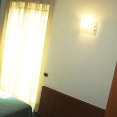 Locanda Sant'Ambrogio Cislago Dış mekan fotoğraf