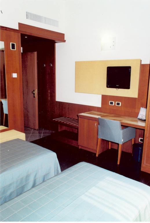 Locanda Sant'Ambrogio Cislago Oda fotoğraf